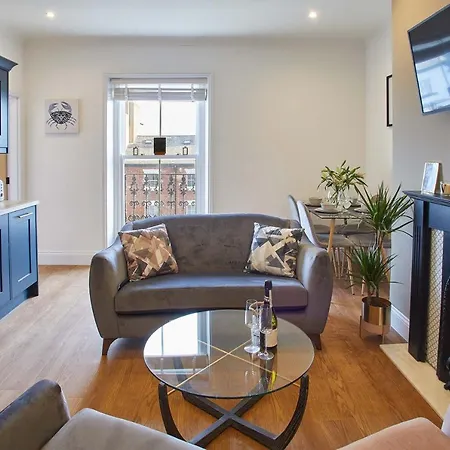 Host & - Little Acorn アパート *