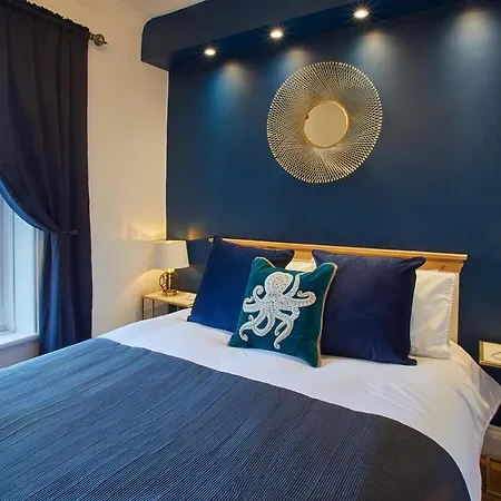 Host & - Little Acorn