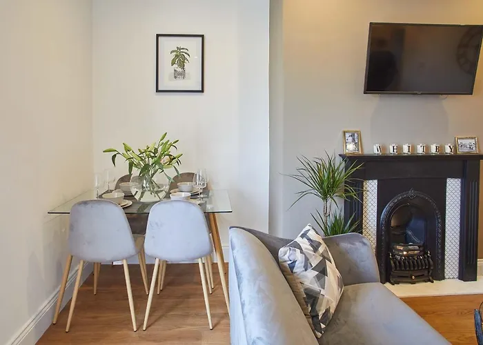 Lägenhet Host & - Little Acorn