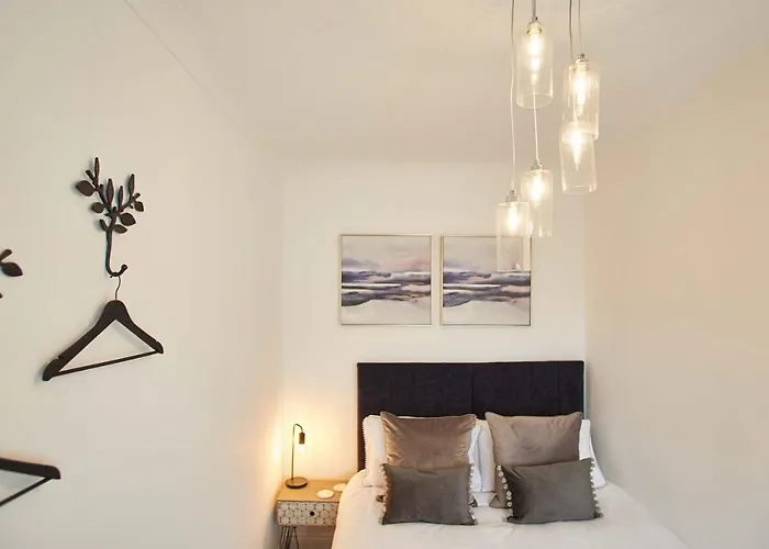 Lägenhet Host & - Little Acorn