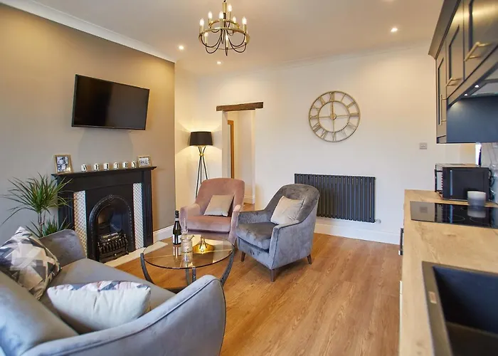 Host & - Little Acorn